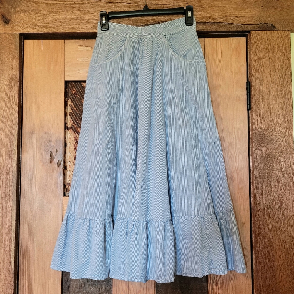 Vintage ILGWU Pinstripe Bibbo Kraner Ruffle Chambray Cotton Midi Skirt Pockets